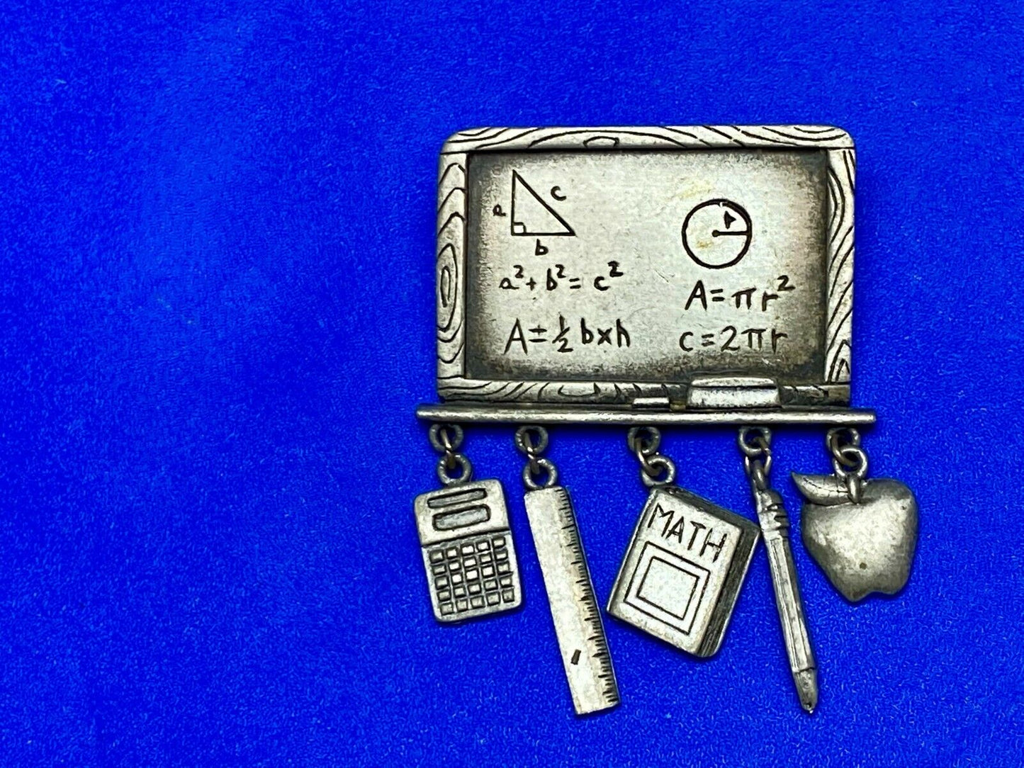 VINTAGE *J.J.*PEWTER MATH TEACHER CHALKBOARD BROOCH PIN W/THEMED FIGURAL DANGLES