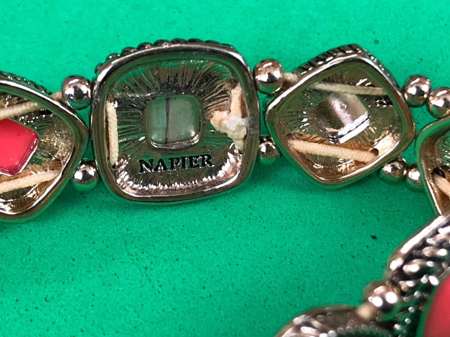 Vintage Antique, - NAPIER RED's ACRYLIC STONES STRETCH BANGLE BRACELET
