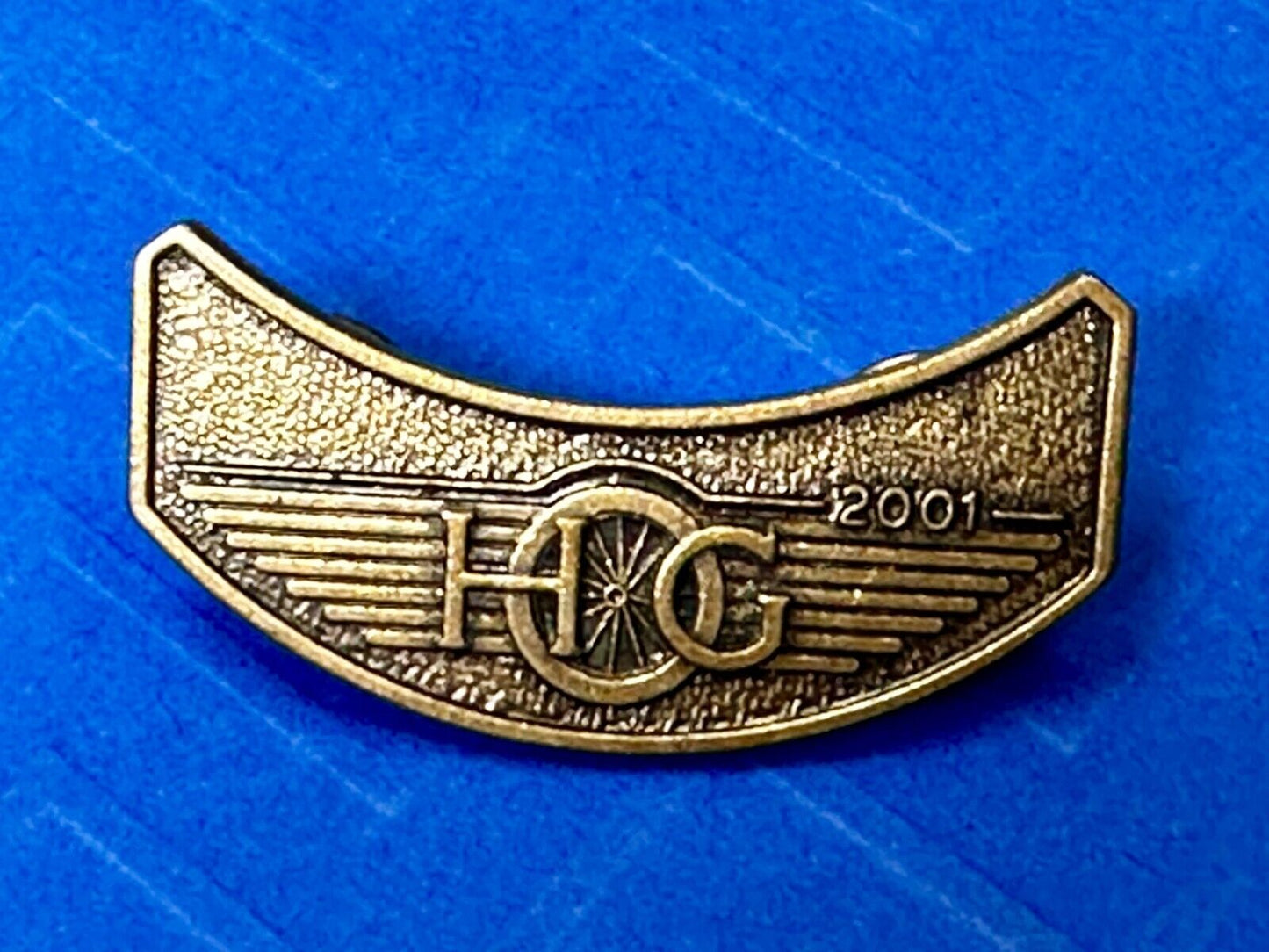 2001 Club pinback Harley Davidson Owners Group HOG Pin for Jacket or Vest