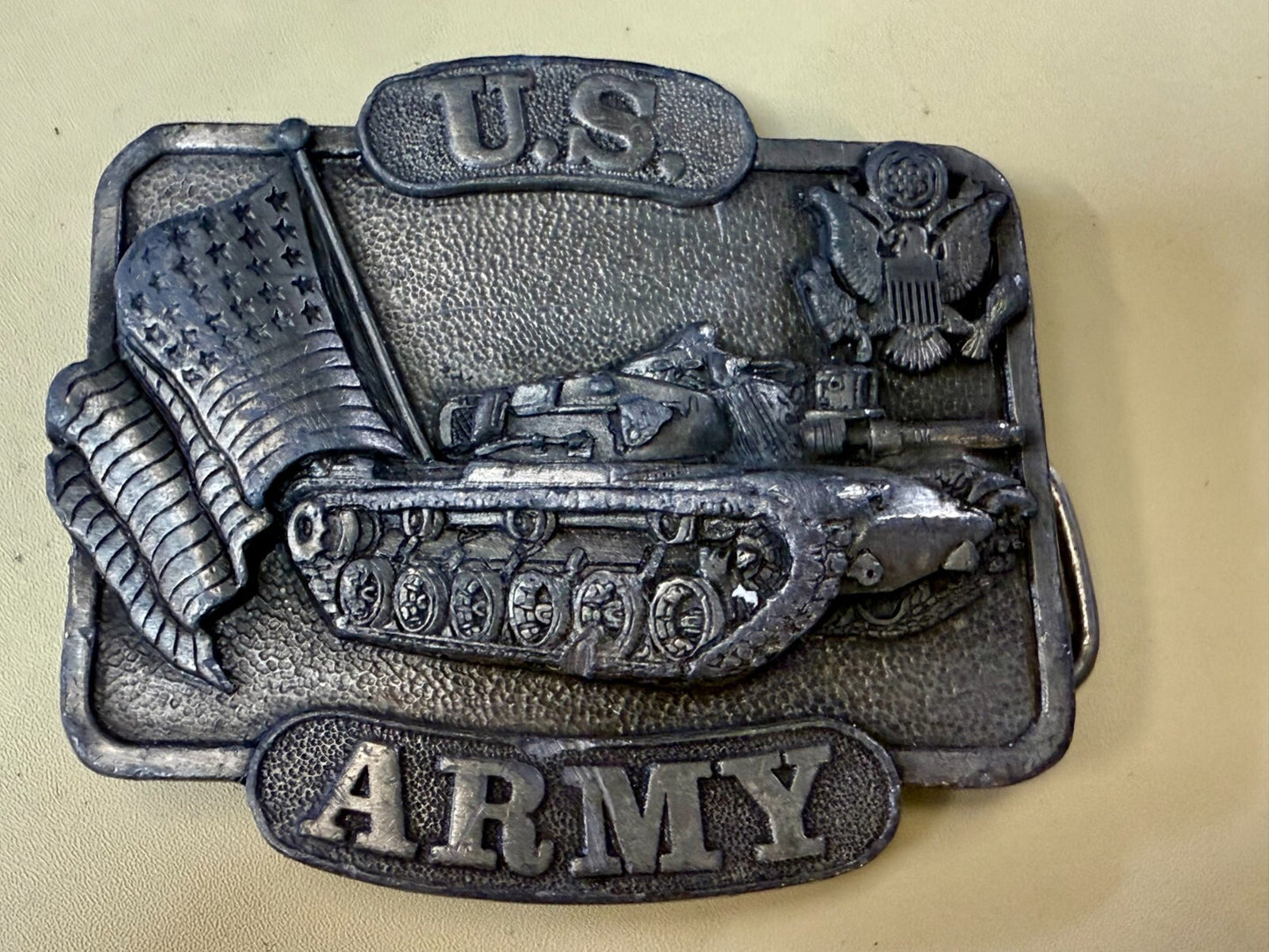 Bergamot U.S. Army K-132 Tank Flag Vtg. 1982 United States Military Belt Buckle