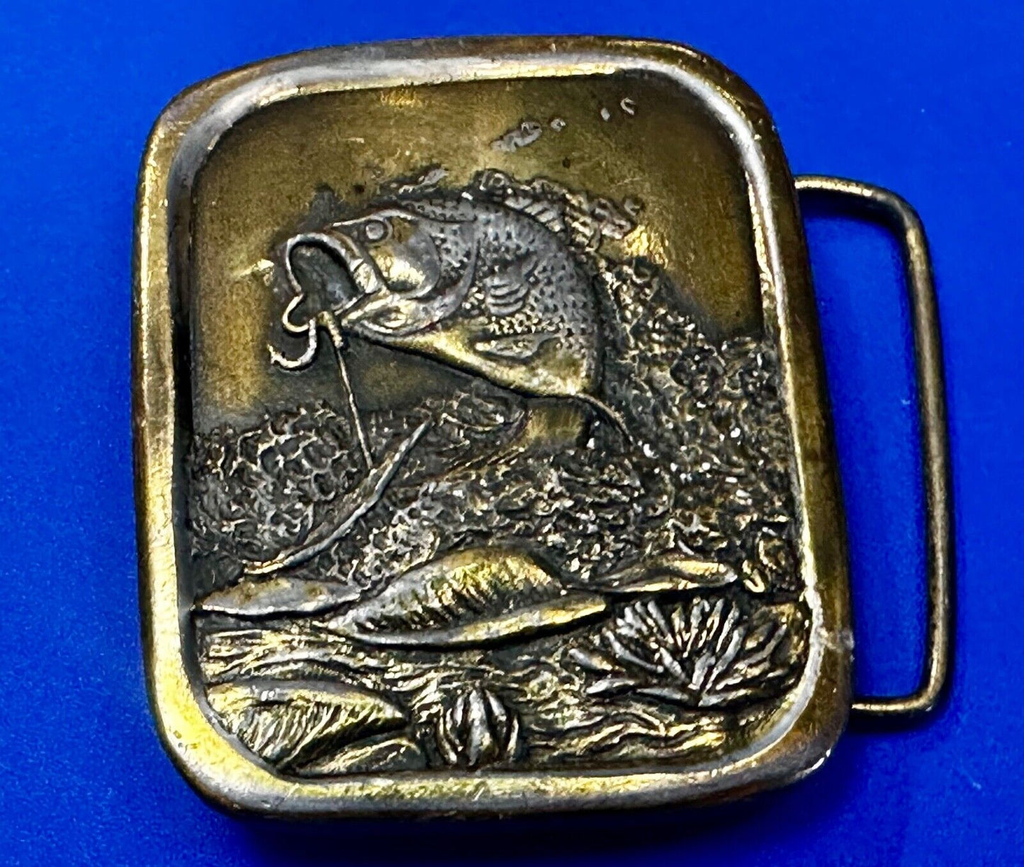 Bass Sport Fishing Vintage 1976 Indiana Metal Craft Belt Buckle