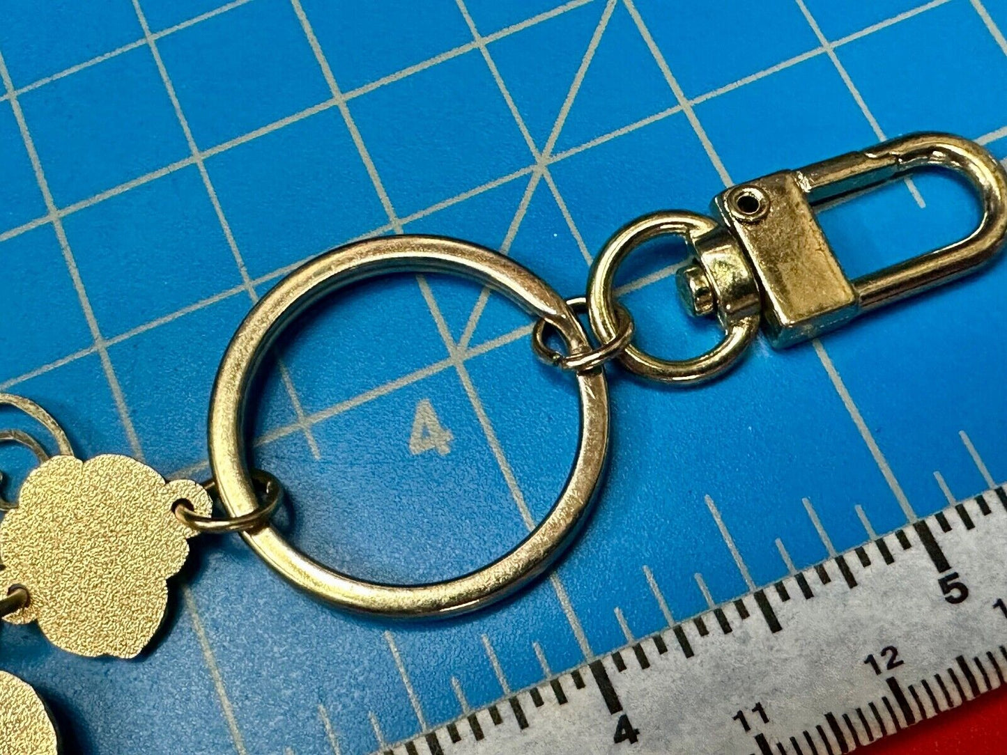 Vintage Dangle Minnie Mouse. - Disneyland Keychain - Key Ring Chain