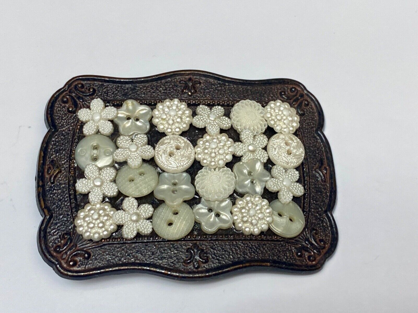 Artisan? Cute Button Steampunk Style Western Framed Belt Buckle