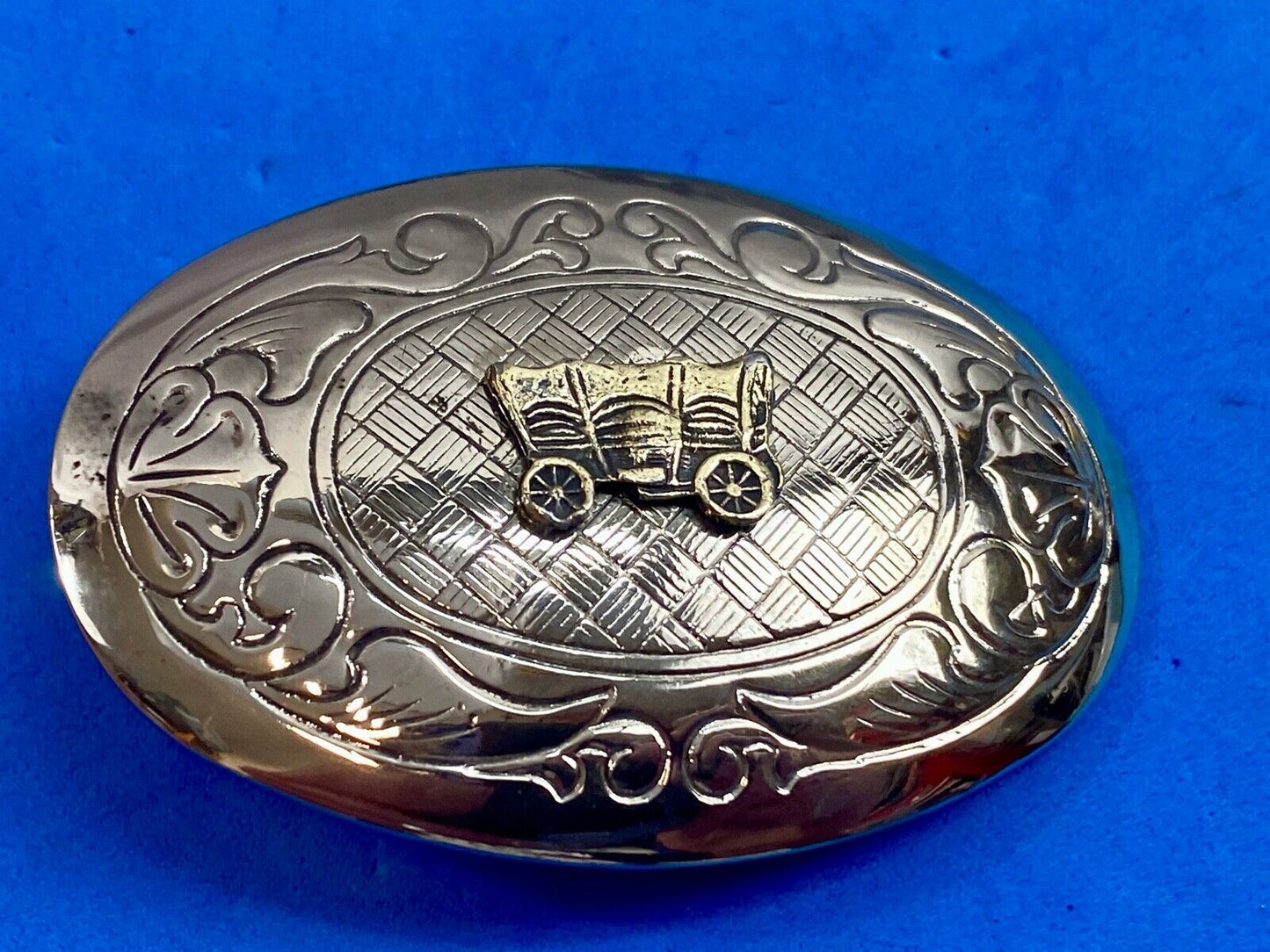 USA Made vintage western covered wagon engraved mixed metal belt buckle