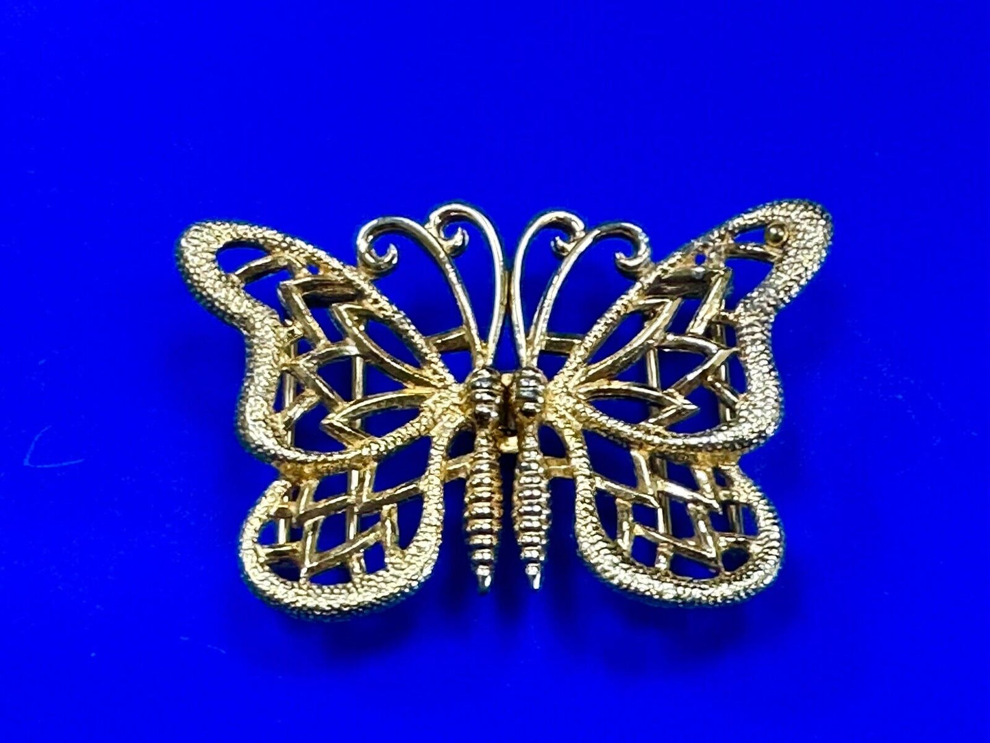 Beautiful BUTTERFLY gold tone two-piece interlocking Mimi Di N 1976 belt buckle