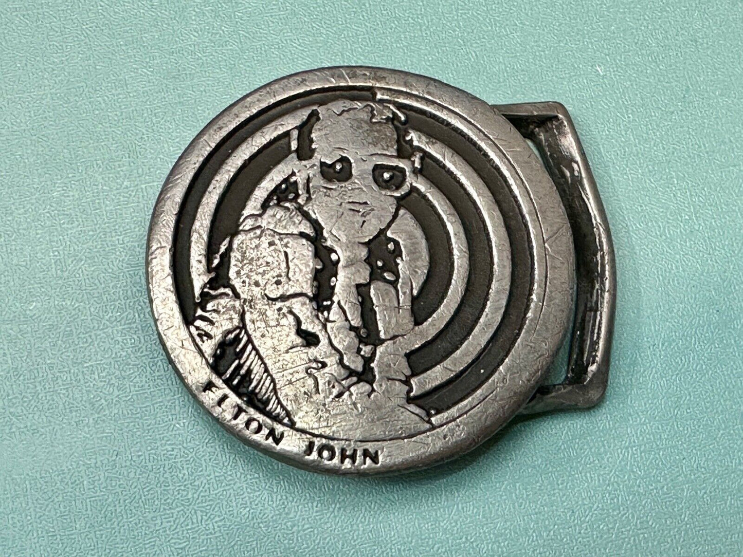 ***ELTON JOHN*** MUSIC SOUVENIR 1970's VINTAGE COMMEMORATIVE BELT BUCKLE