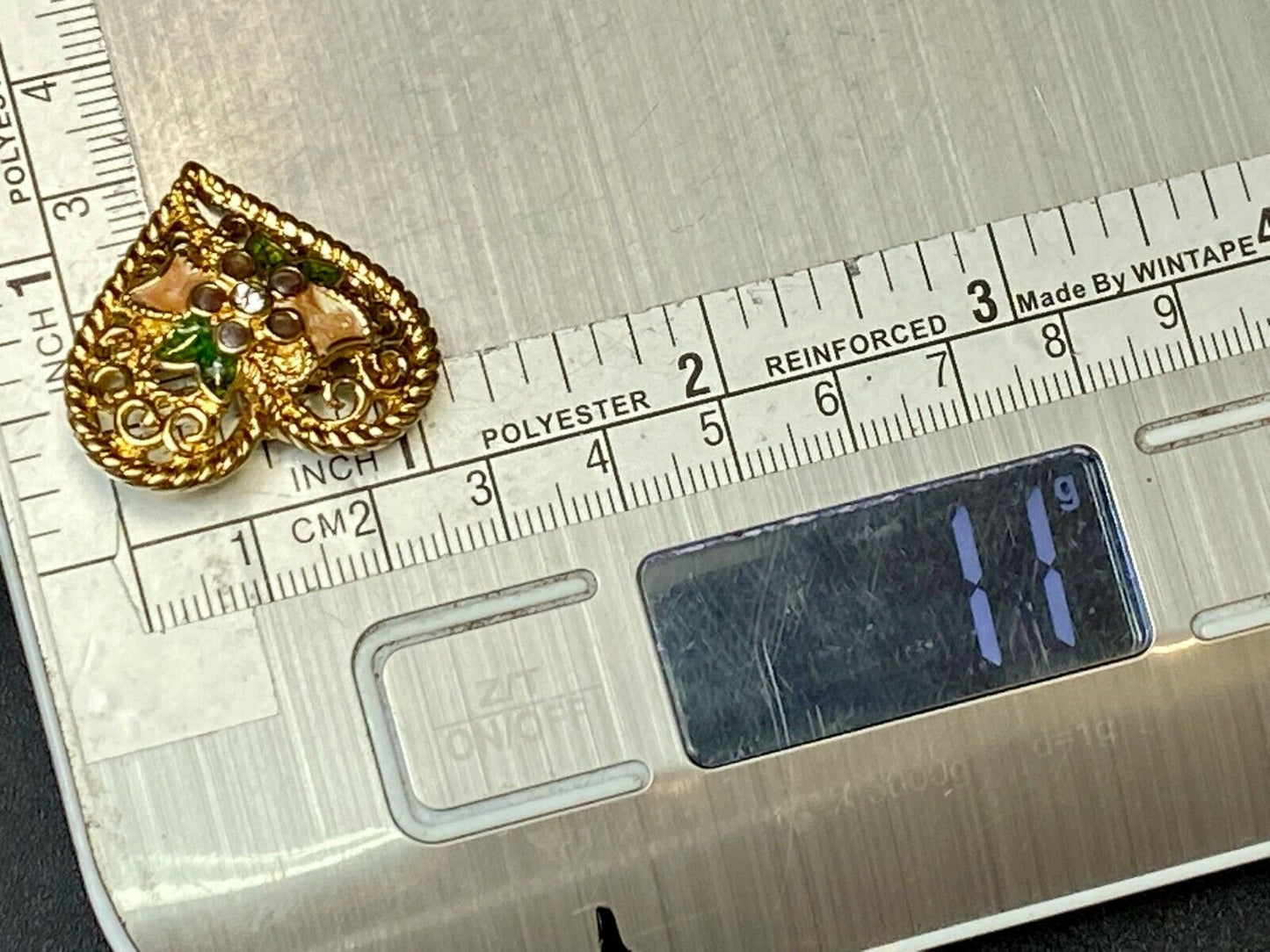 Beautiful I Love You heart-shaped see-through gold tone? 1" pin brooch