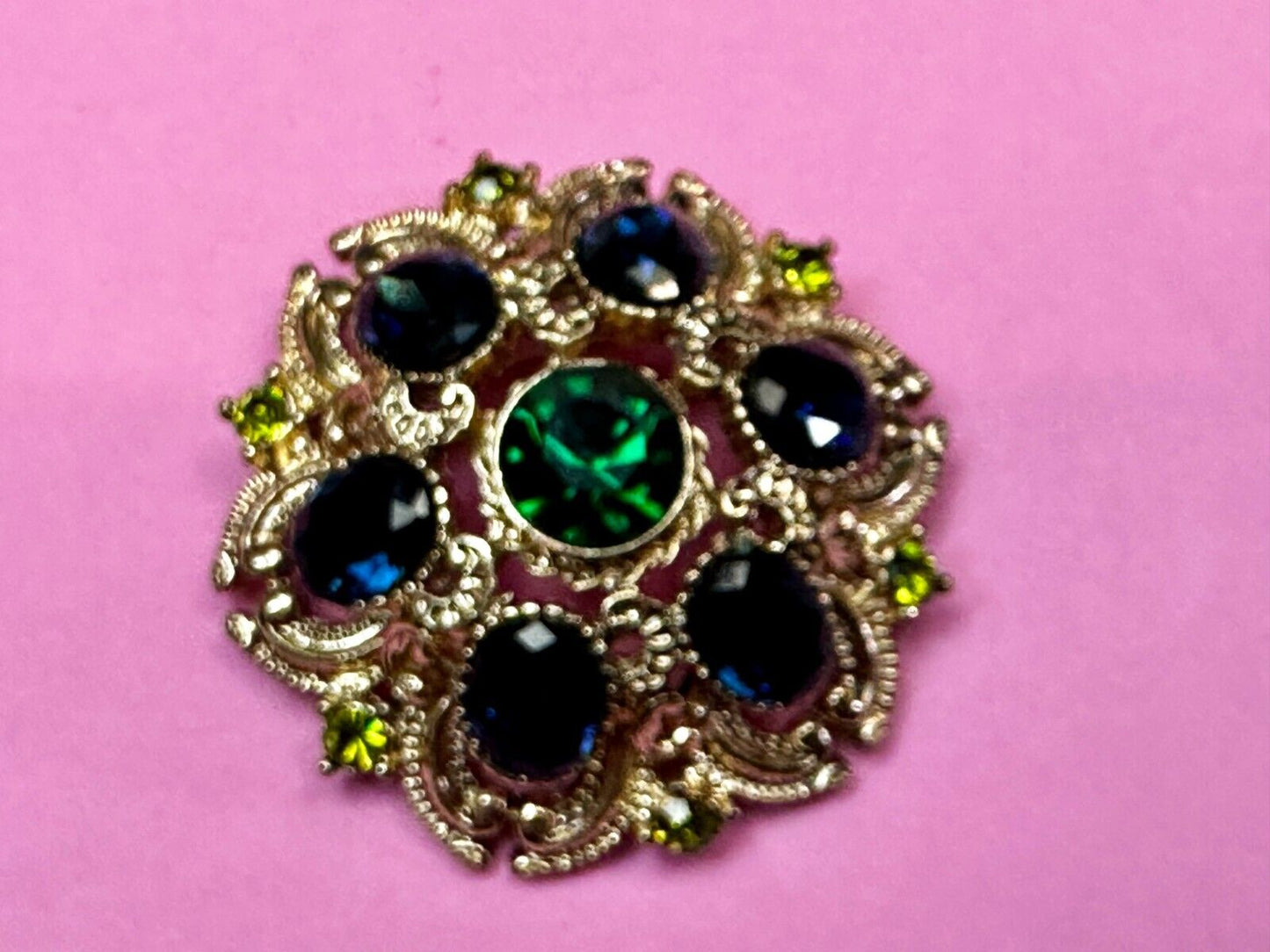 Beautiful Round Flower Shaped Blue Green Rhinestone Brooch Pin Signed by SQUIRE