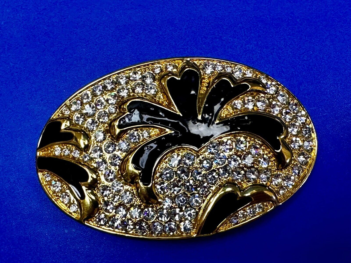 Beautiful Clear Rhinestone Covered Gold Tone Belt Buckle with Leaf Design