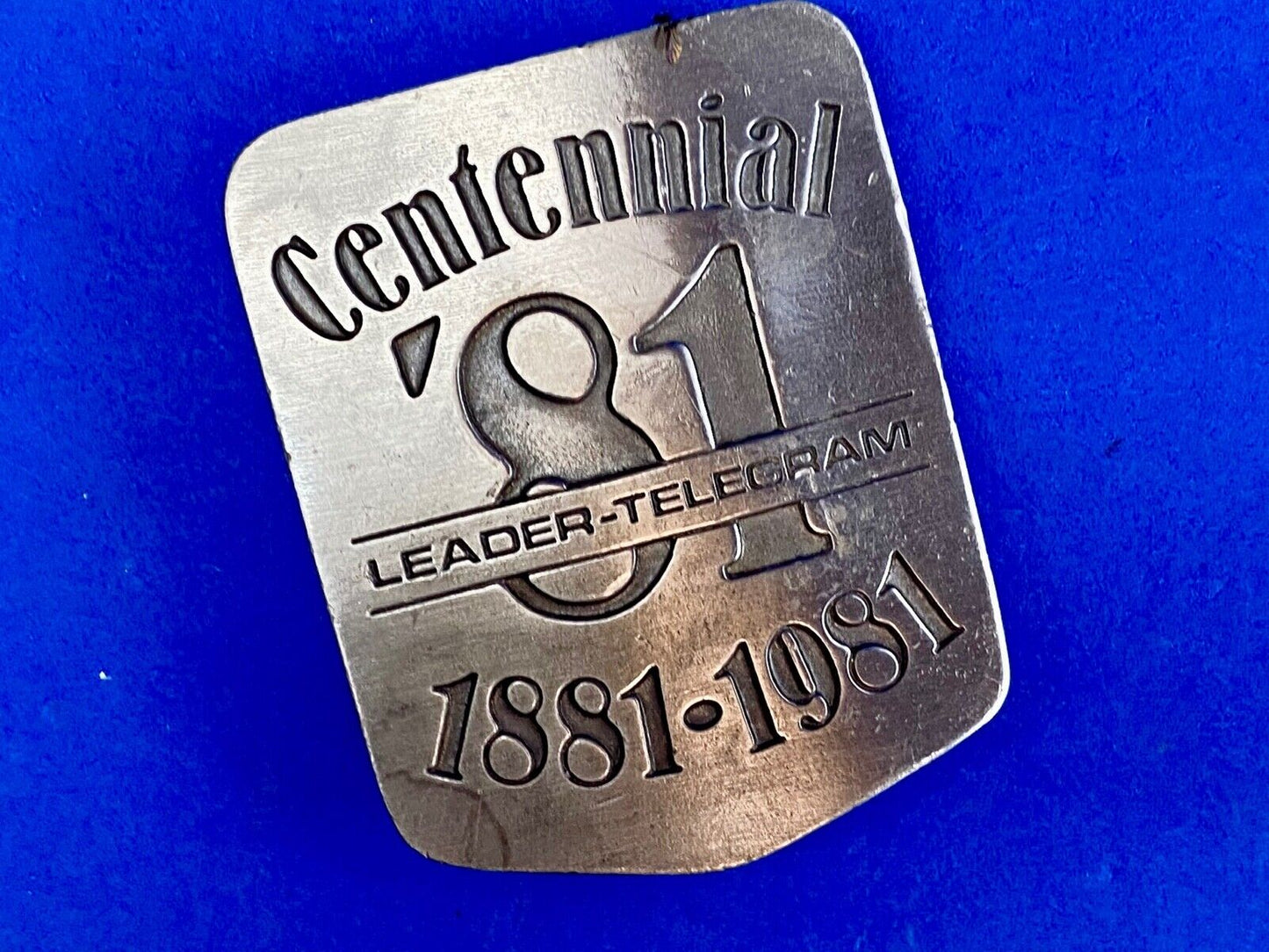 Vintage 1981 LEADER TELEGRAM BELT BUCKLE NEWSPAPER EAU CLAIRE & WEST CENTRAL WI