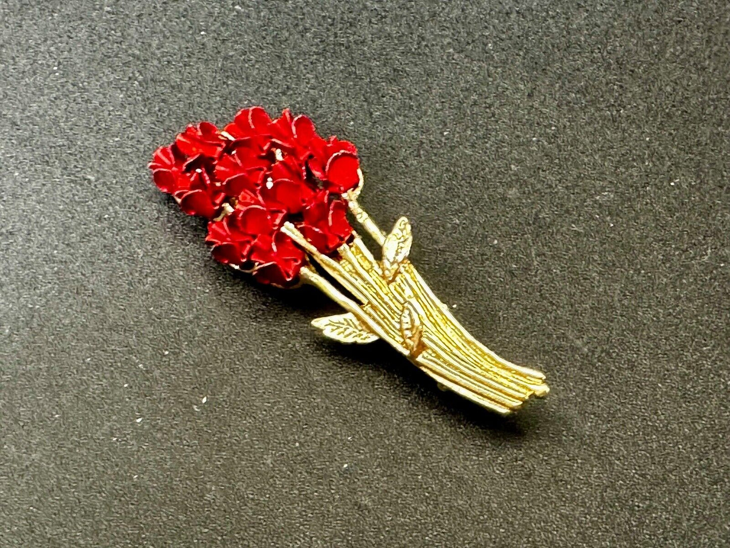 Valentines Day Gift! Red Roses Bouquet Gold Tone Brooch Pin Vintage Signed DM 97