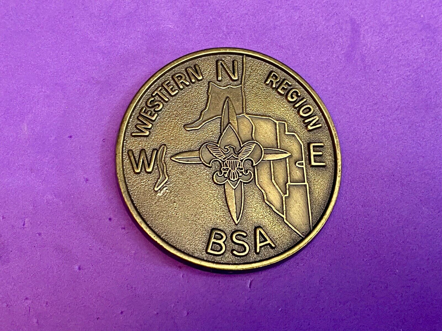 Vintage Bsa Western Region Boy Scouts Compass Figural Round Belt Buckle