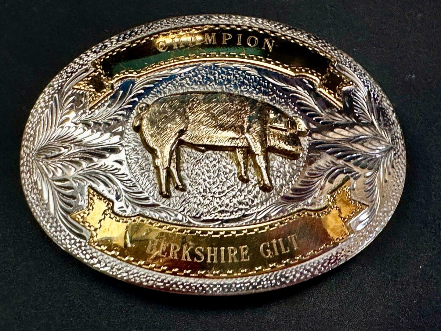 Berkshire Gilt Pig Breed Show Champion Ribbon Trophy Award Design Belt Buckle
