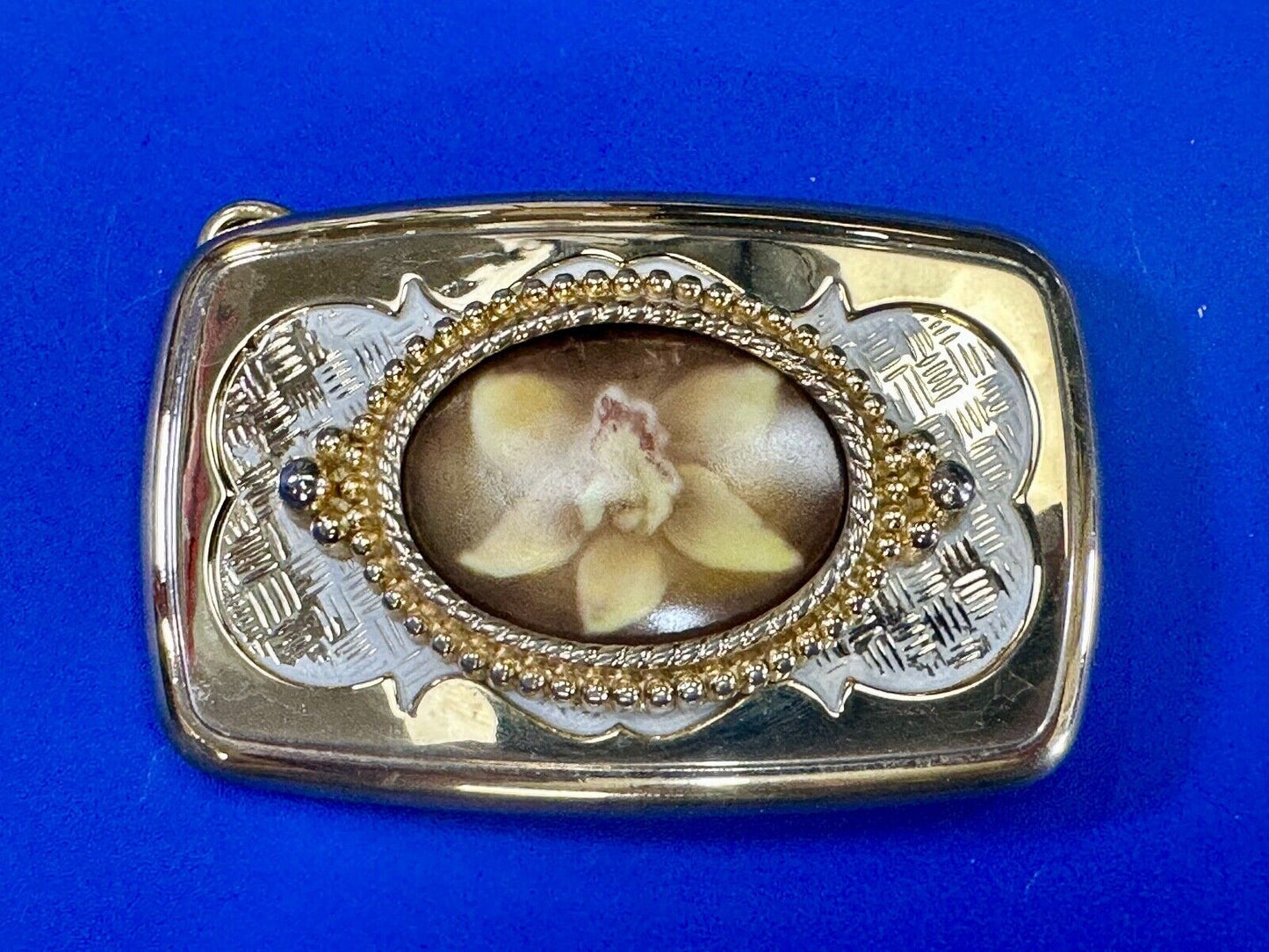 Vintage cabochon cab style flower centerpiece beautiful gold tone belt buckle