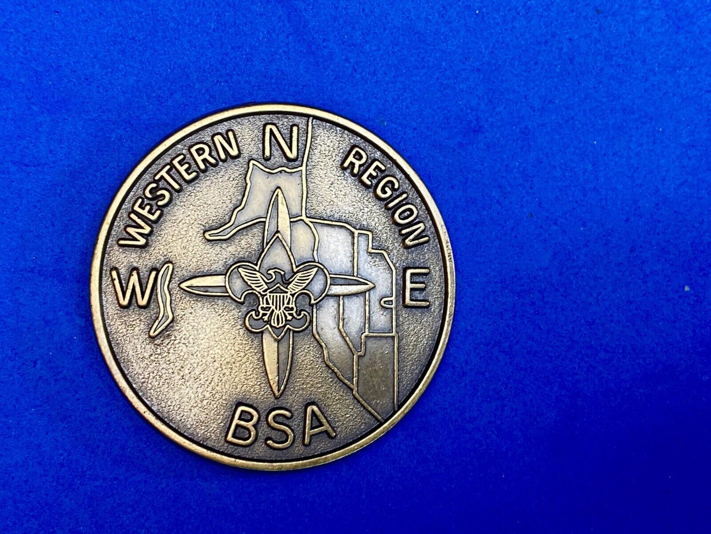 Vintage Bsa Western Region Boy Scouts Compass Figural Round Belt Buckle