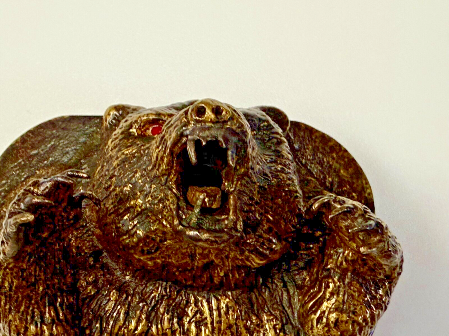 Attacking Angry Grizzly Bear Red Rhinestone Eyes Thick Heavy Artisan Belt Buckle