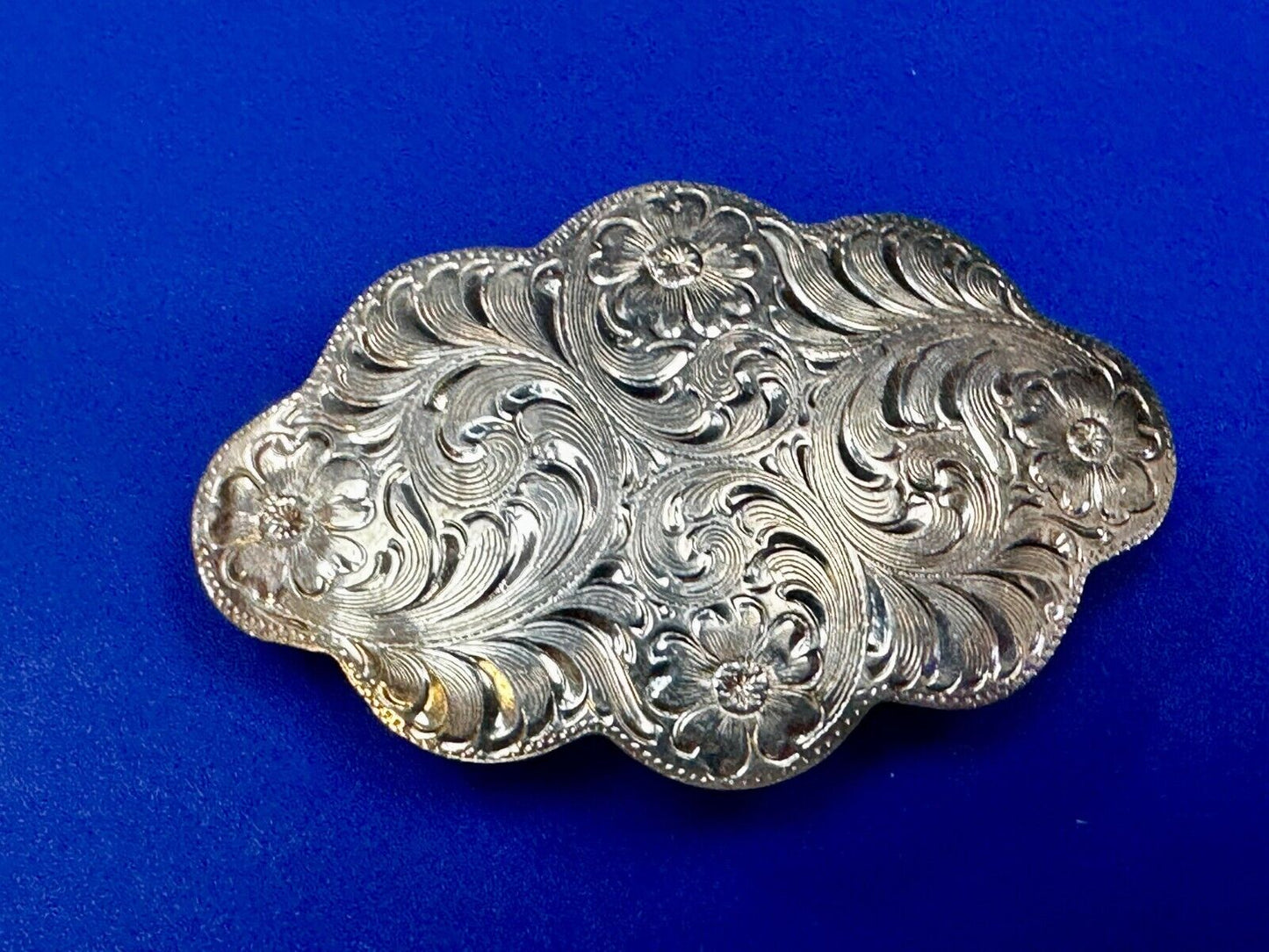 Beautiful Unique Shaped Cutout Flower Swirl Silver Tone Women Belt Buckle