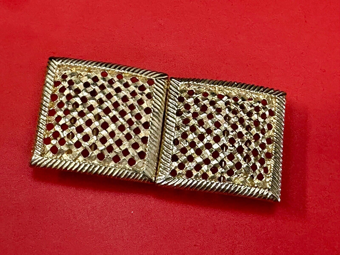 Basket Weave Pattern Vintage Two-piece interlocking gold tone belt buckle