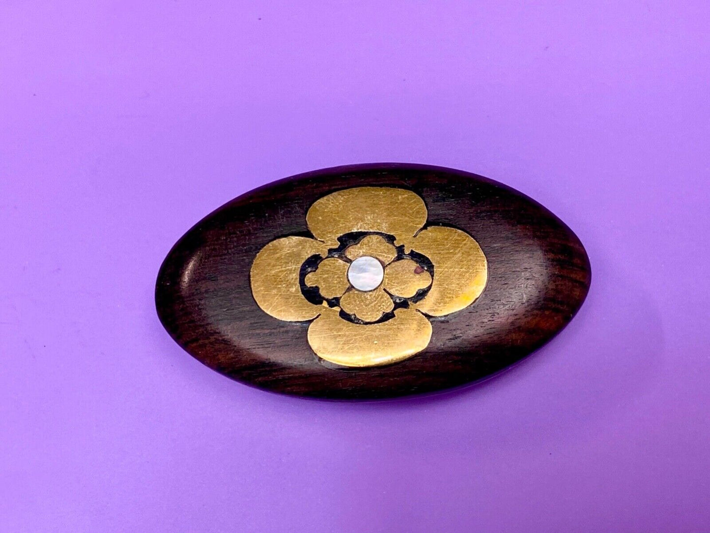 Vintage 1980 inlaid wood flower artisan - solid brass QUALITY belt buckle