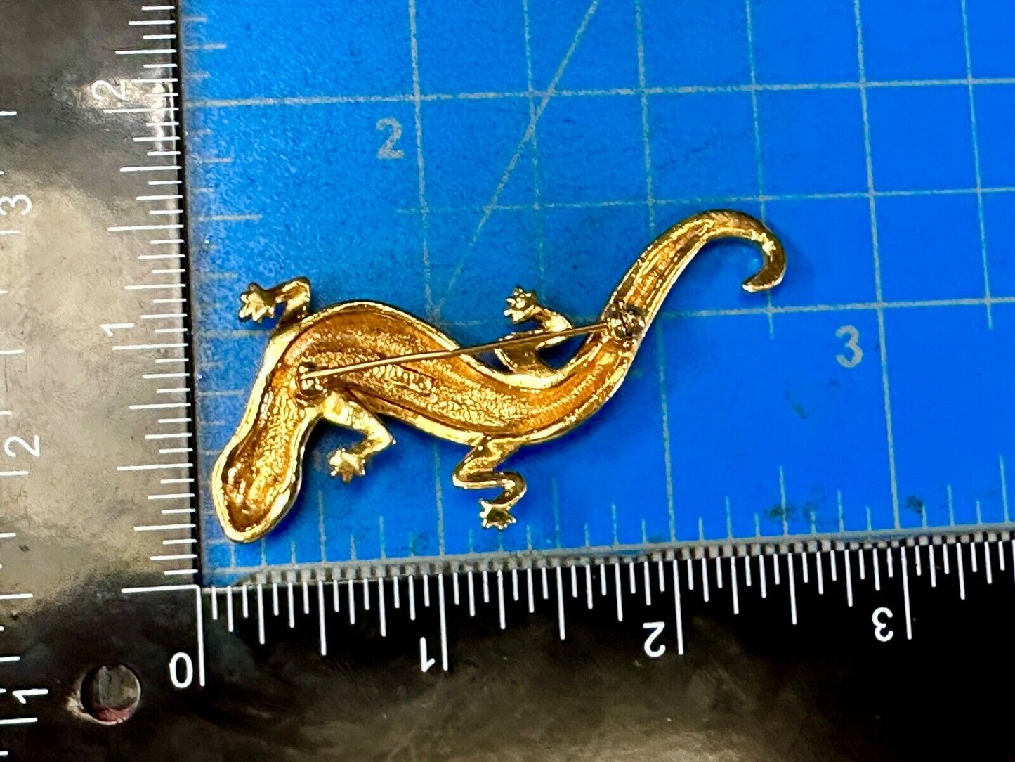 Avon signed Gecko Iguana Jeweled gold tone figural brooch pin