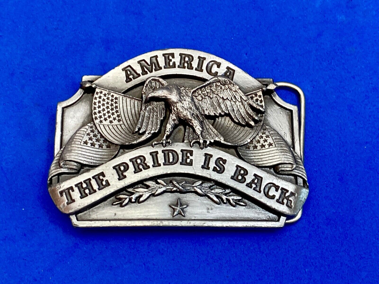 Vintage 1986 ***America*** The Pride Is Back Pewter Buckle By Siskiyou D-40