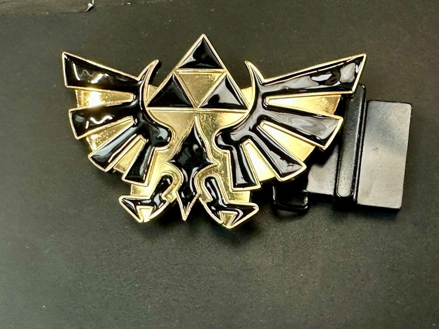 THE LEGEND OF ZELDA Black and Gold Triforce 2015 Nintendo gamers BELT BUCKLE