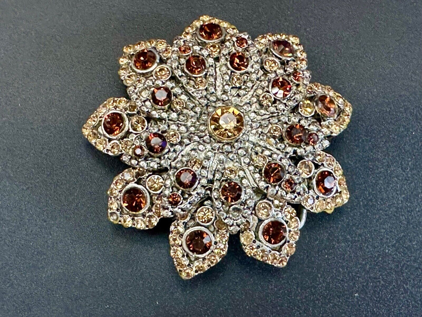 Beautiful rhinestone accented star shaped ornate belt buckle - missing stone