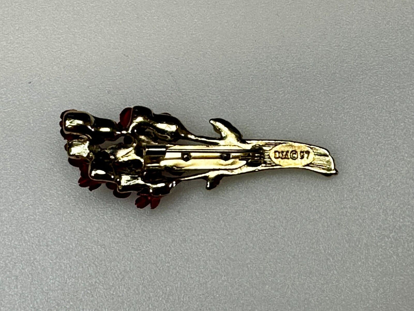 Beautiful Dozen of Red Roses Bouquet Gold Tone Brooch Pin Signed DM 97