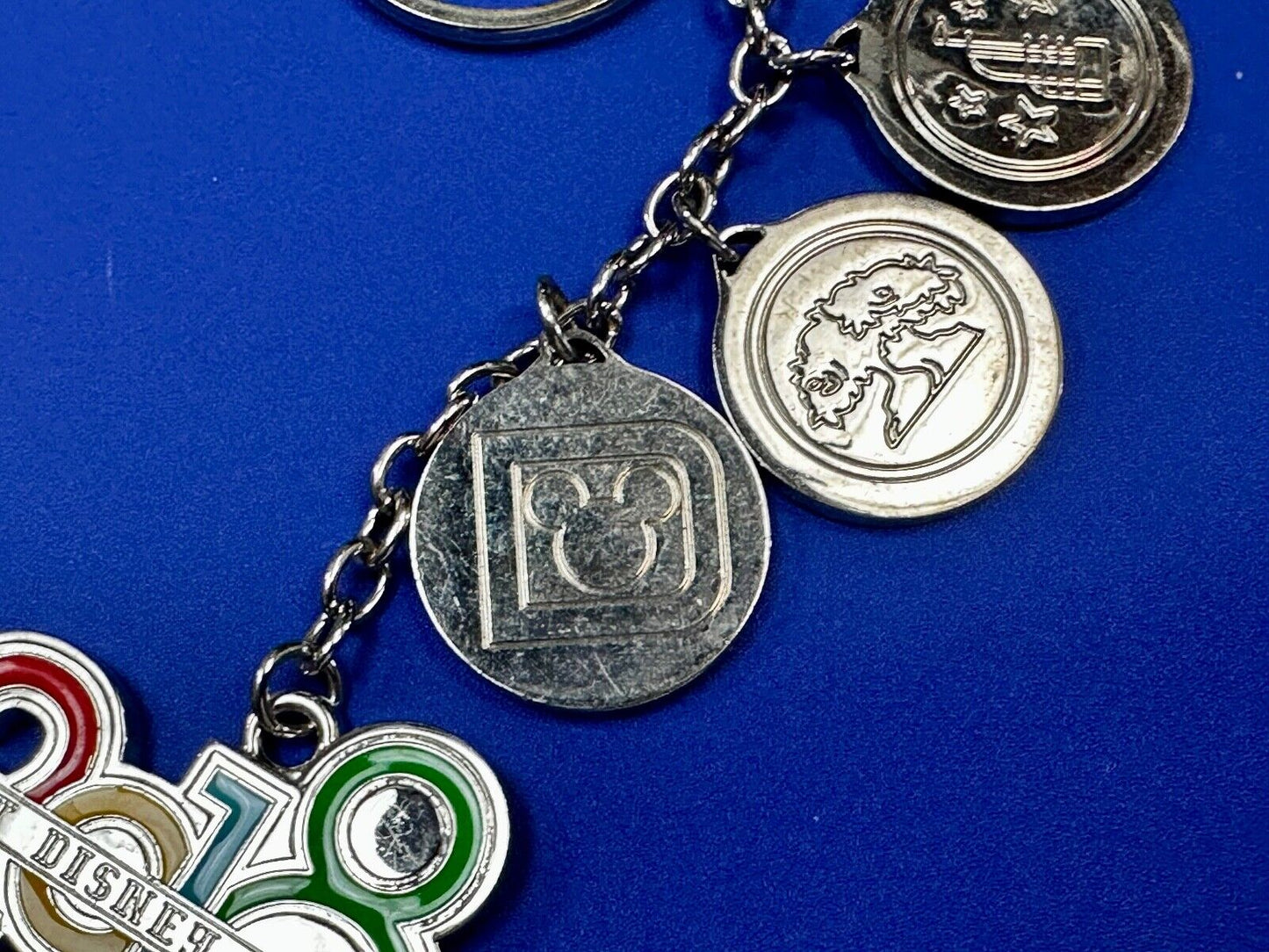 2018 Walt Disney World Souvenir Charm Keychain - Key Ring Chain