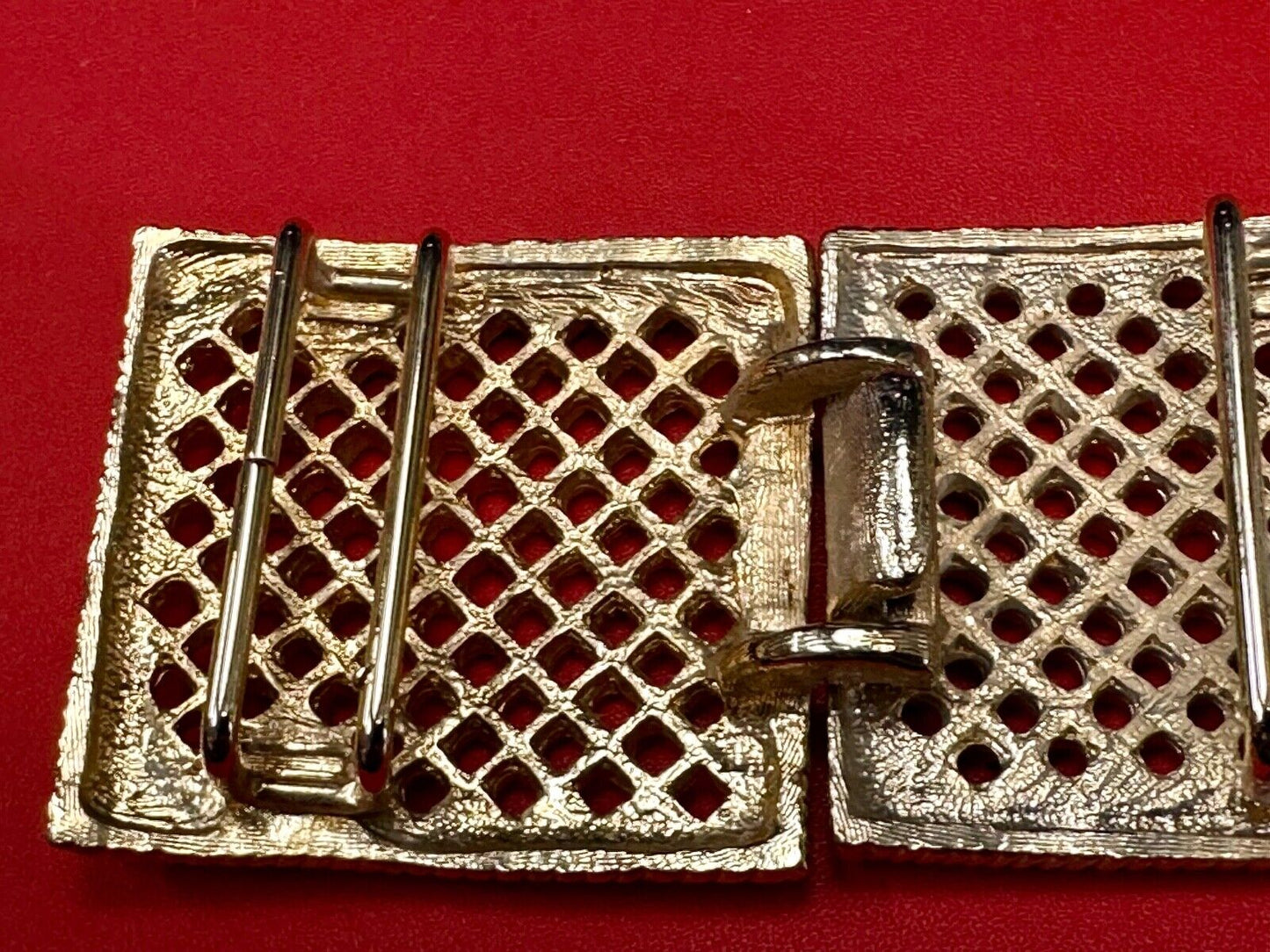 Basket Weave Pattern Vintage Two-piece interlocking gold tone belt buckle