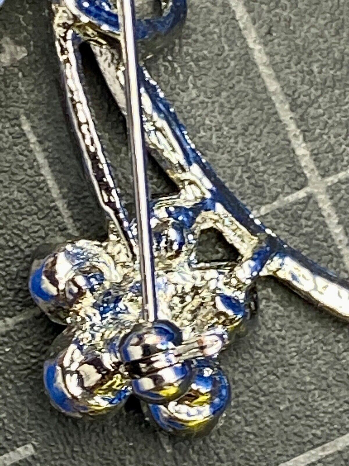 Beautiful Figural Flower With Rhinestone Accents Signed Silver Tone Brooch Pin