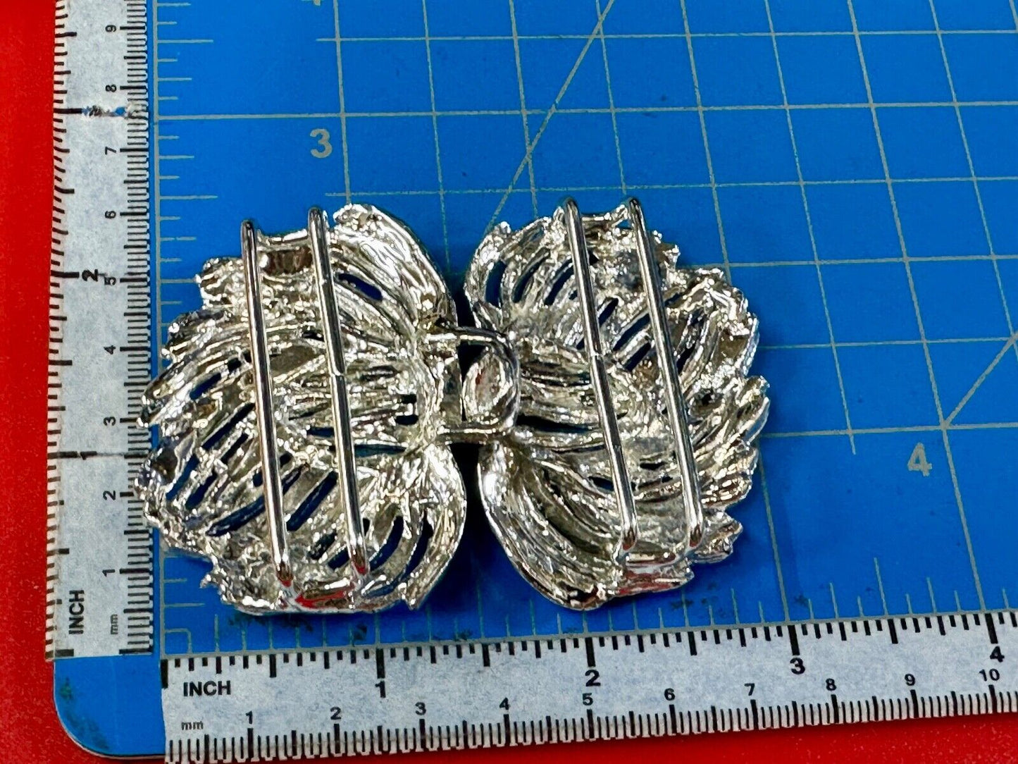 Two piece interlocking sea leaf brushed pattern see through pattern belt buckle
