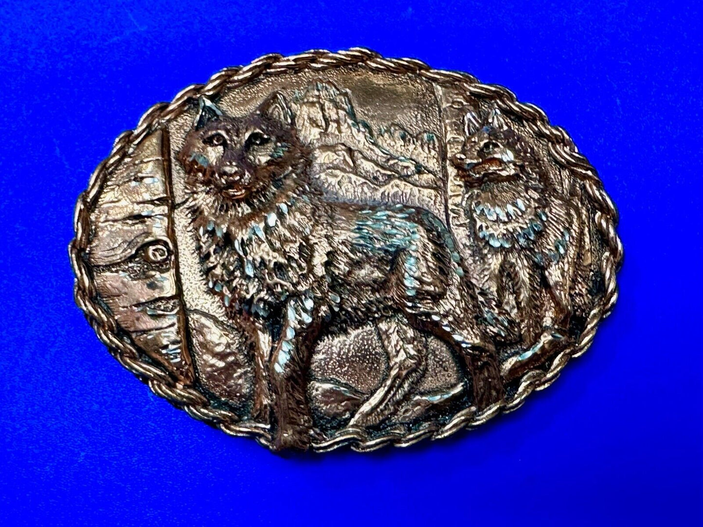 The Great Wolf - Wolves Pack Two Brown color oval western EGE Belt Buckle