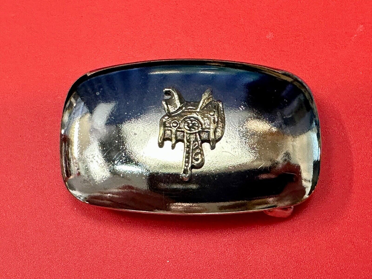Beautiful two tone Horse Saddle on reflective western belt buckle