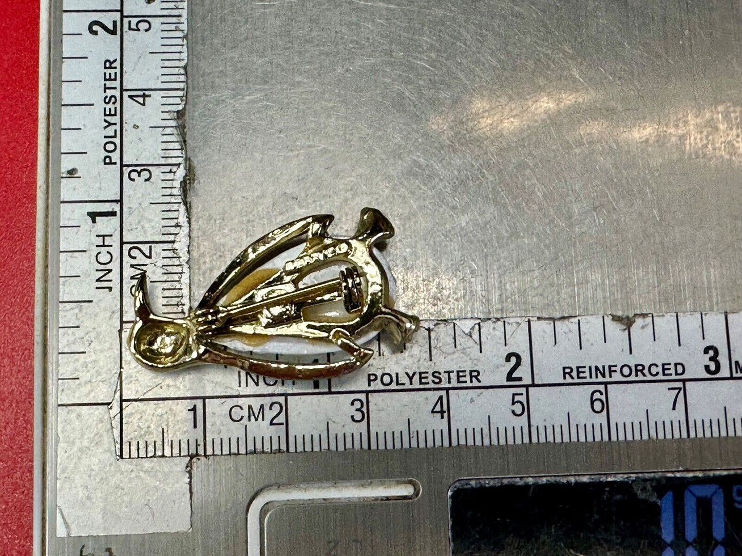 Adorable Penguin Gerrys vintage gold tone white belly brooch pin