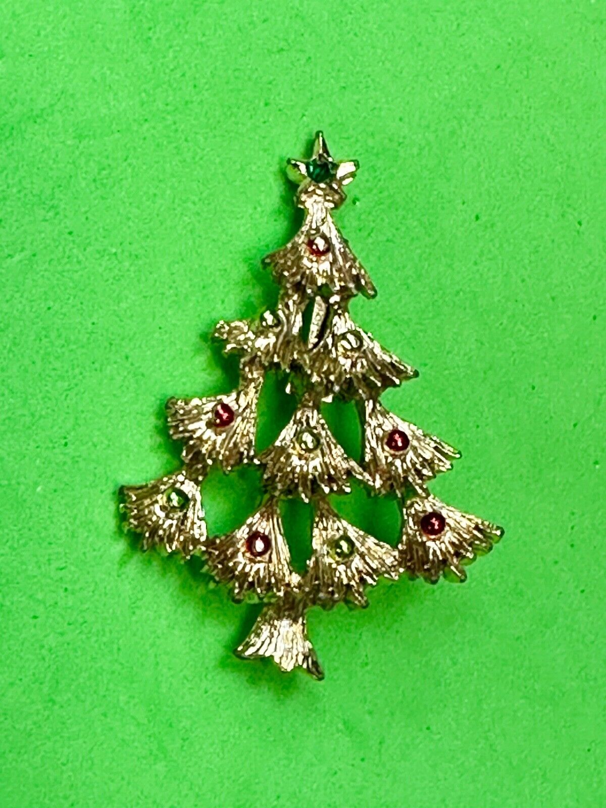 Vintage Christmas Tree & Ornaments Gold Tone Red Green Holiday Brooch Pin