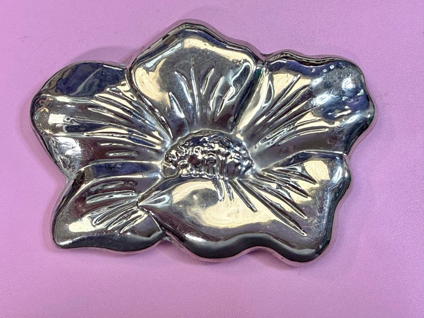 Beautiful Pansy Flower Shaped Silver Tone Hippy Vibe Scarf Slide Belt Buckle