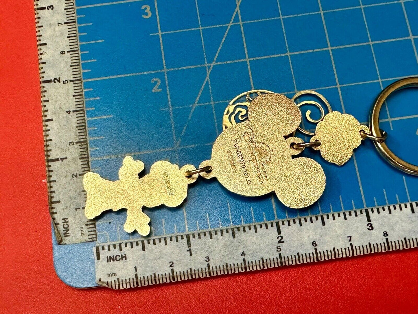 Vintage Dangle Minnie Mouse. - Disneyland Keychain - Key Ring Chain