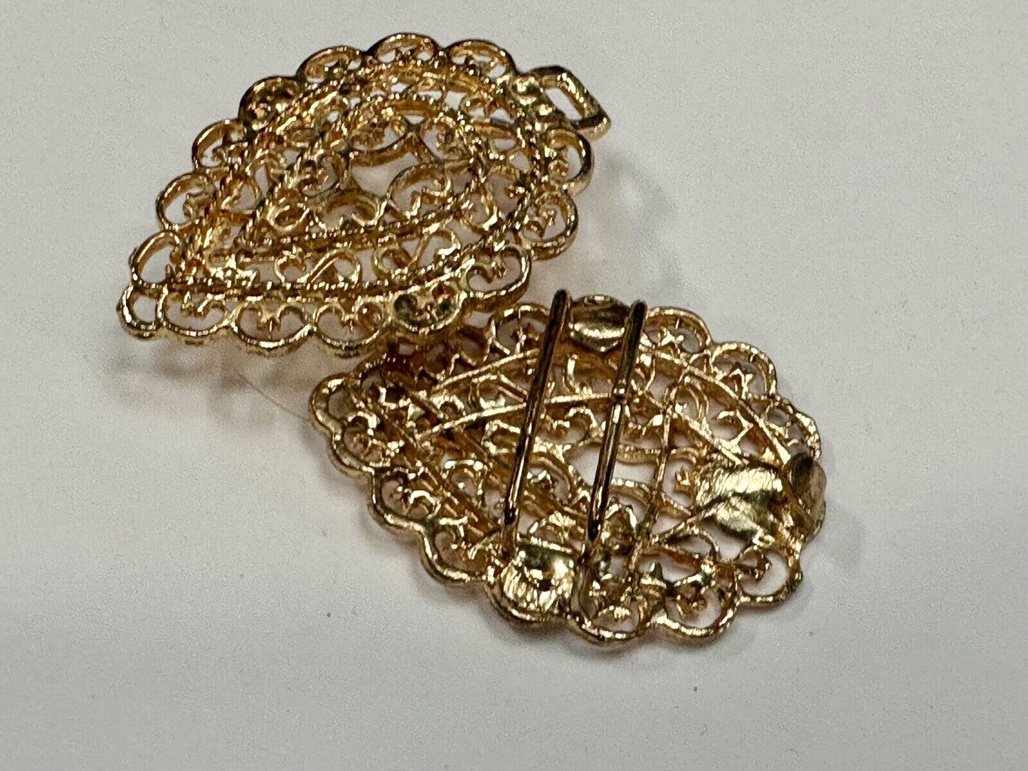 2 Pc interlocking Ribbon Filigree Open Cut-Out Gold Tone Small Belt Buckle