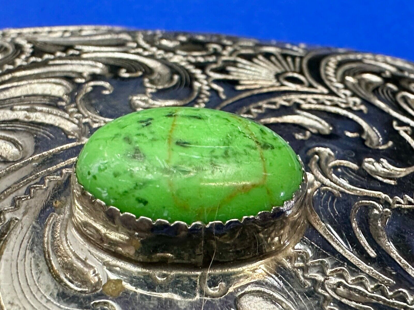 Artisan Made vtg Large western flower swirl design belt buckle green center Cab