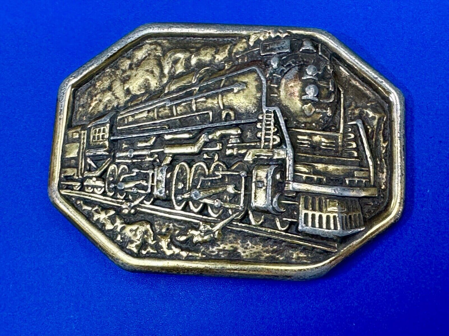 Train Engine Steam Locomotive RR collectors Vintage 70s belt buckle by Avon