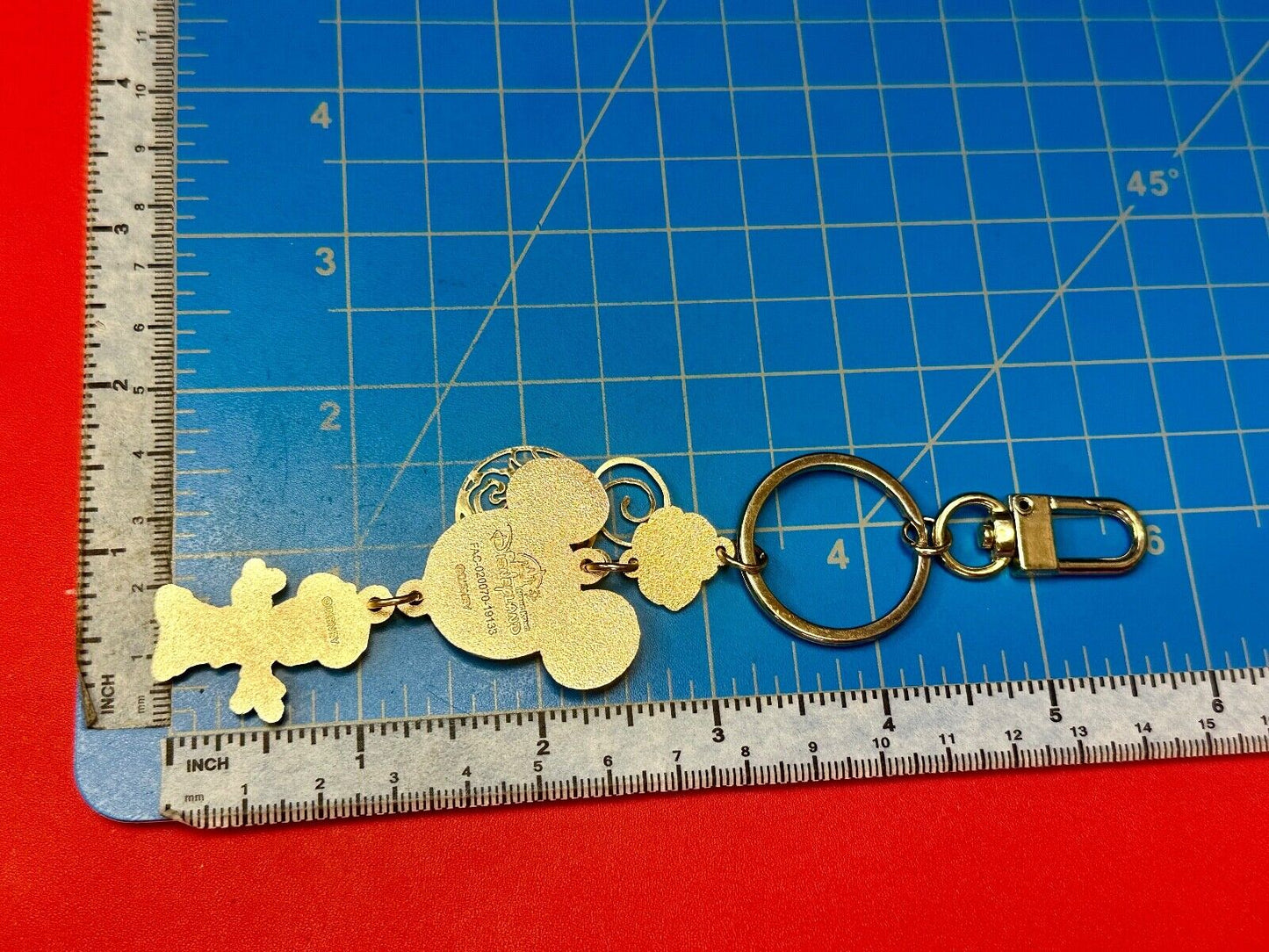 Vintage Dangle Minnie Mouse. - Disneyland Keychain - Key Ring Chain