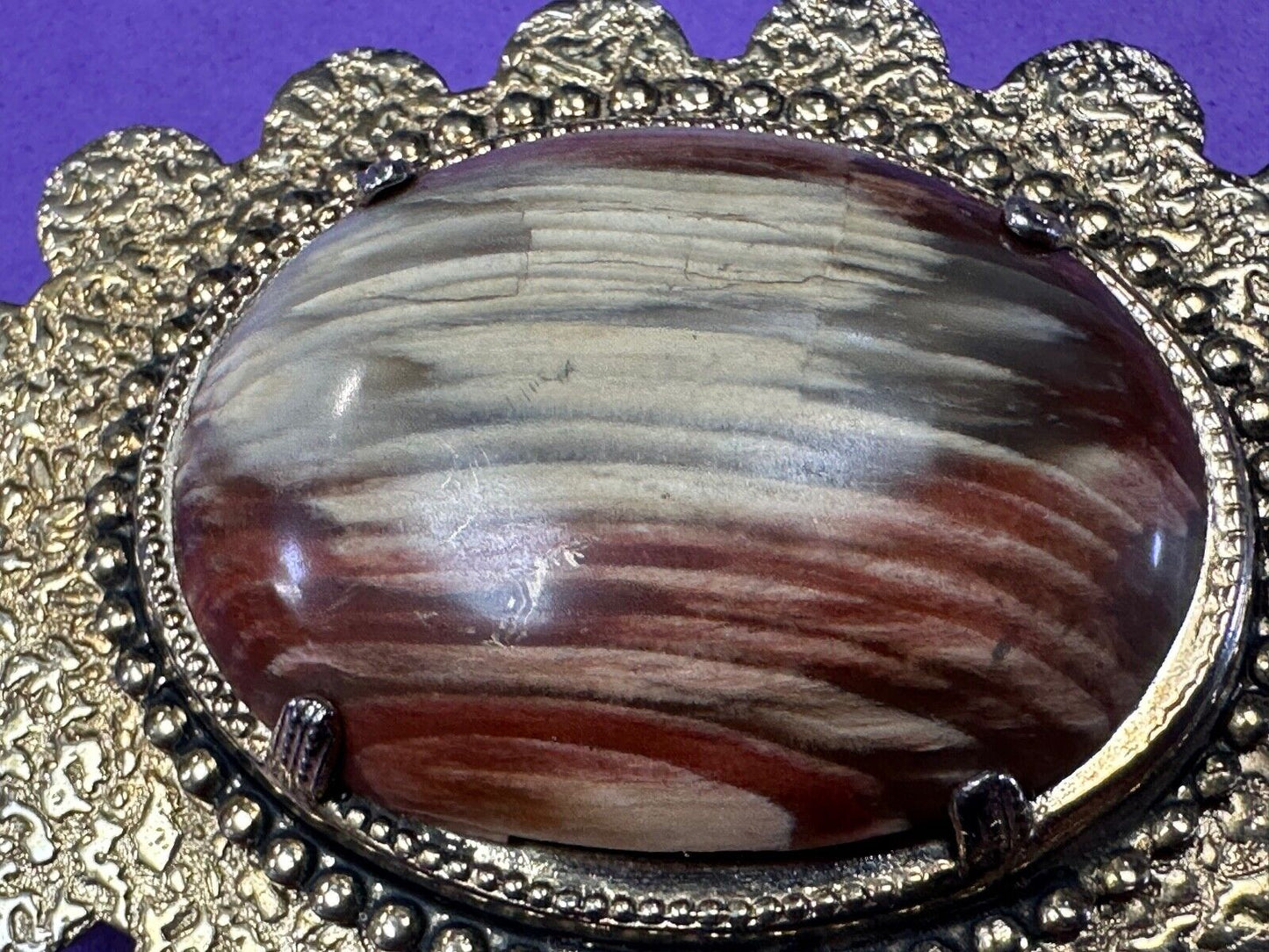 Beautiful Agate cabochon Red cab stone centerpiece on western belt buckle