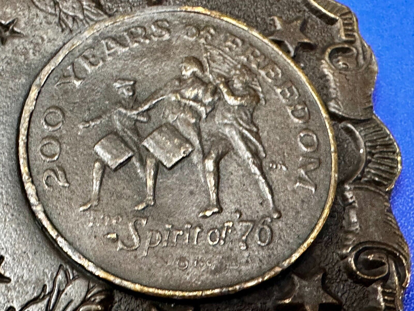 200 YEARS OF FREEDOM USA BICENTENNIAL 76 Coin Collectors Patriotic Belt Buckle
