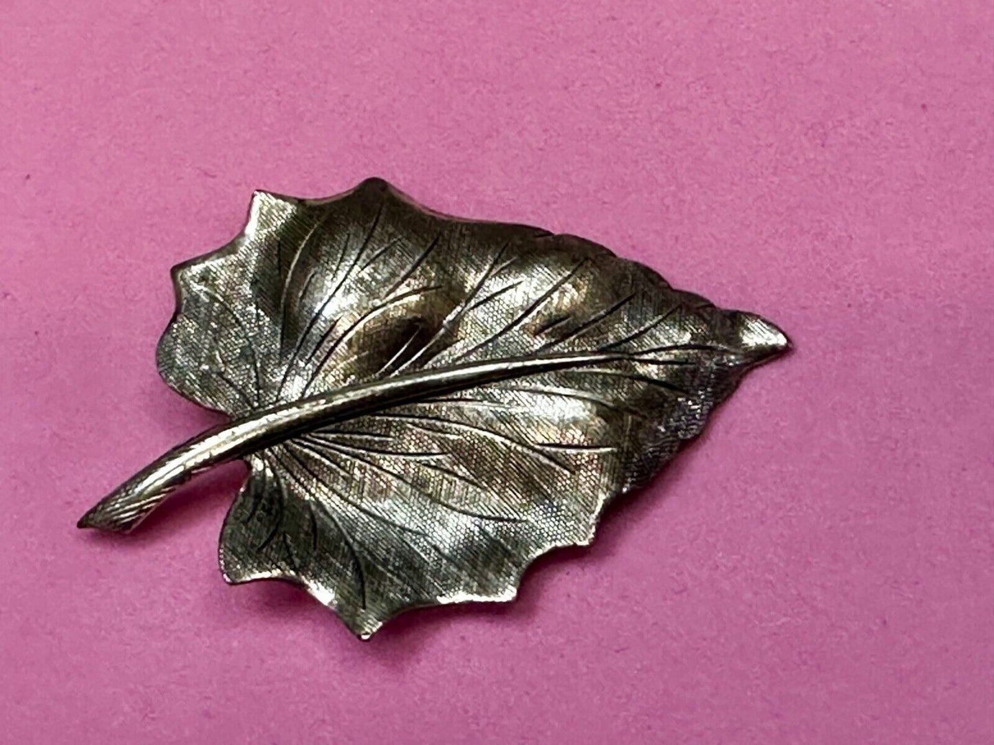 2" Autumn Fall Curvy Leaf Figure Sterling Silver Brooch Pin