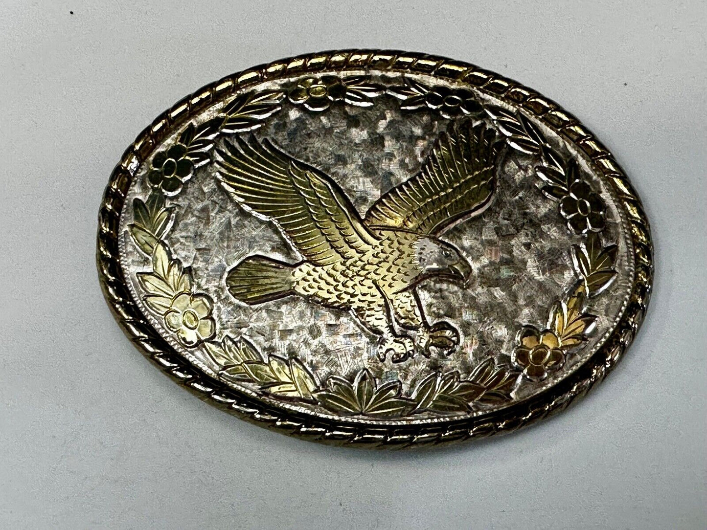 Vintage EAGLE flying High western etched flower swirl design belt buckle - W