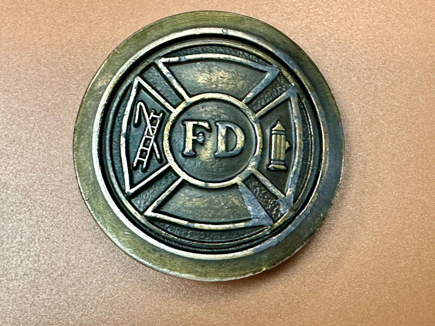 Vintage 1977 Fire Department FD Hook & Ladder Emblem belt buckle