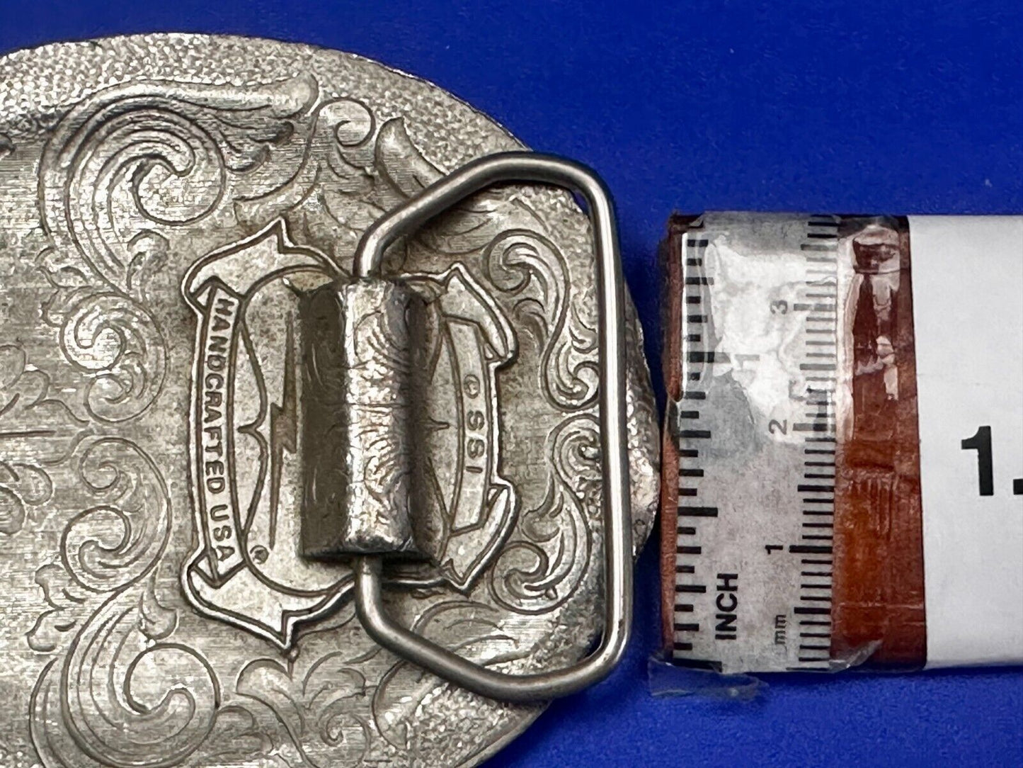 Alaska Wolf Howling at the Moon Vintage SSI Diamond Cut Belt Buckle Handmade USA