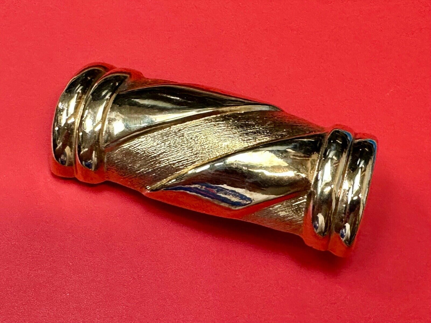 Vintage Apple accessories of NY gold tone tube shape belt buckle