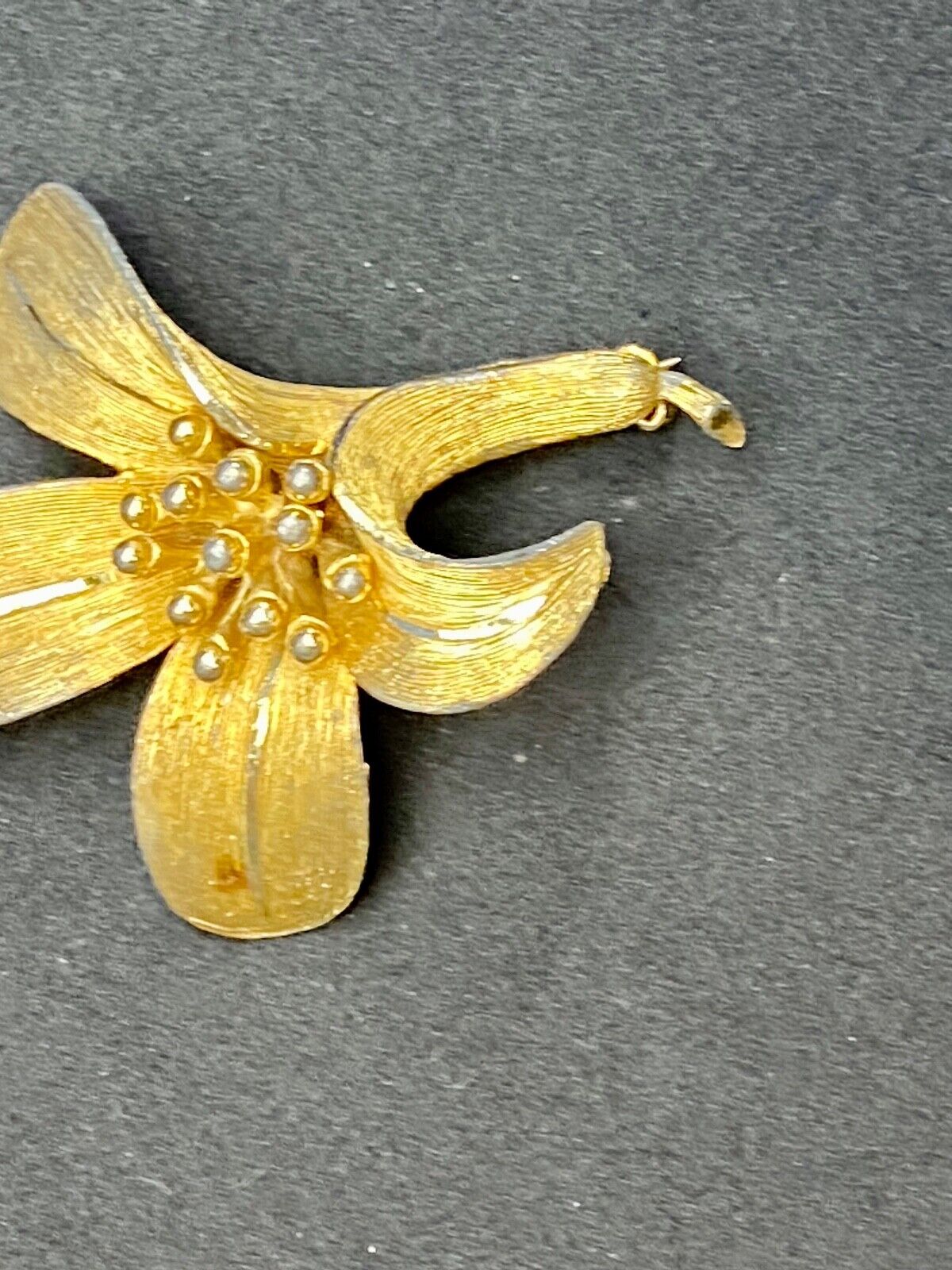 Vintage BSK Lily Flower Gold Tone Brooch Pin Costume Jewelry